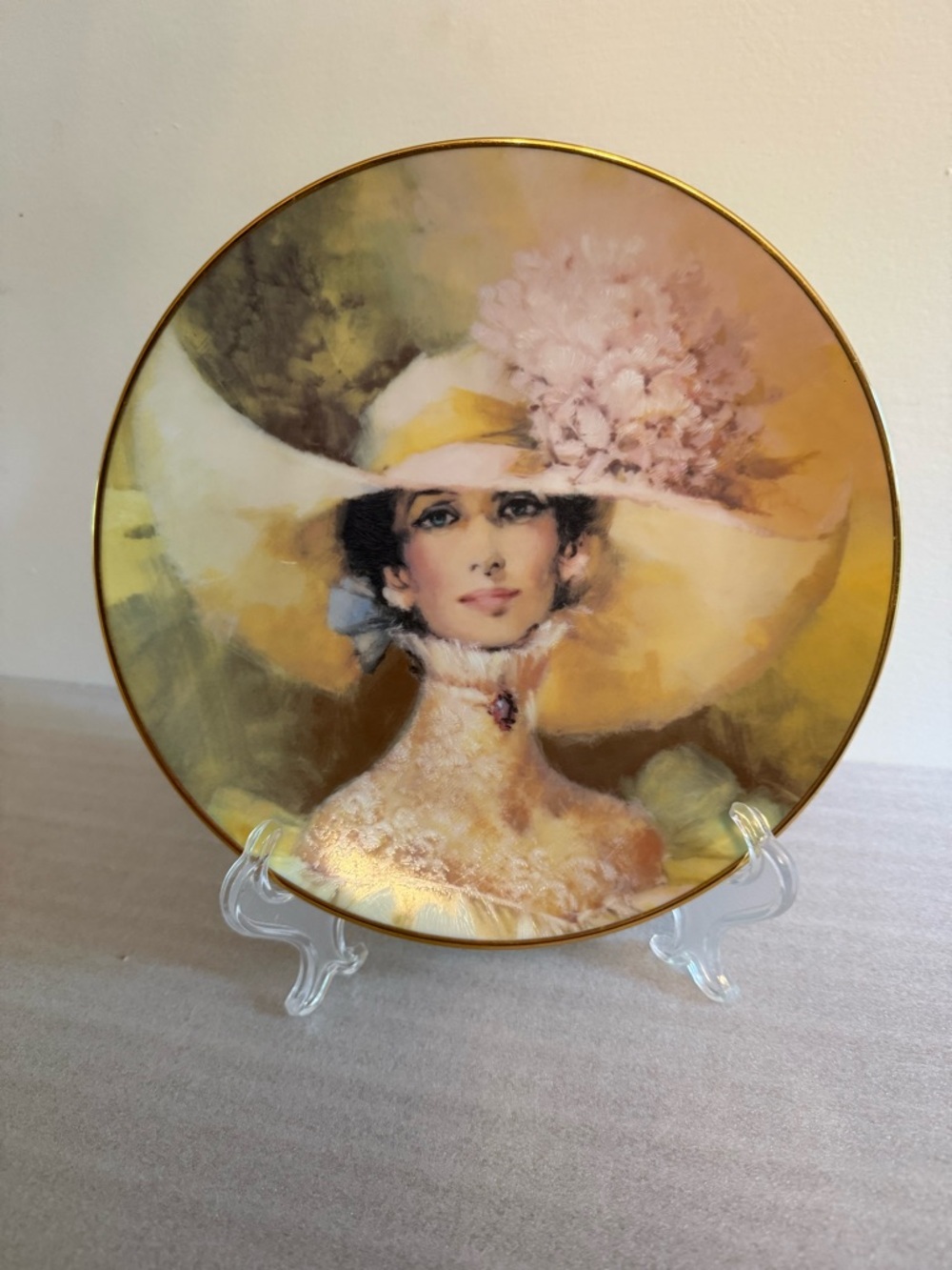 Vintage Avon Presidents Club Members Sales Award Decorative Plate